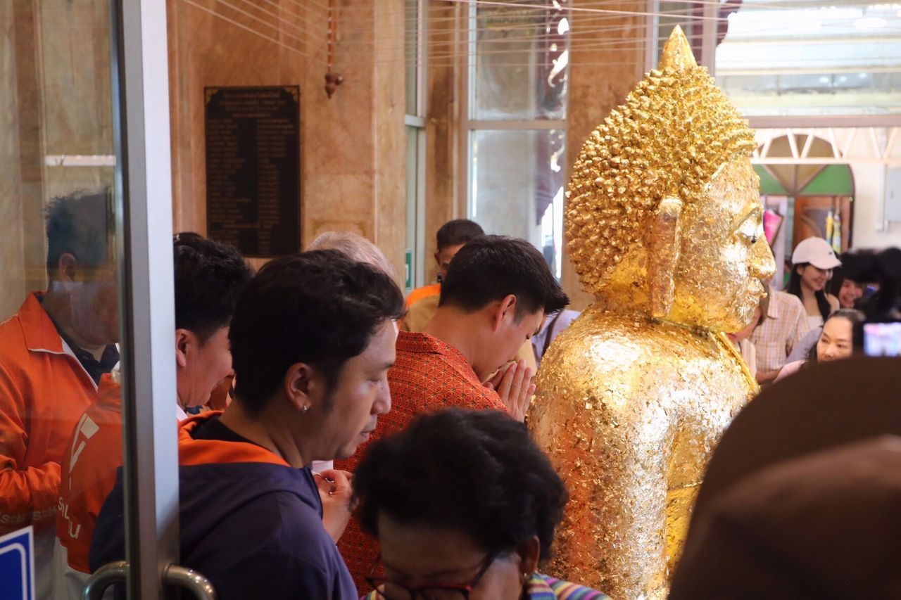 “腾” 助“碧克·萨拉武里”台球冠军竞选 请求给公民党成为政府的机会