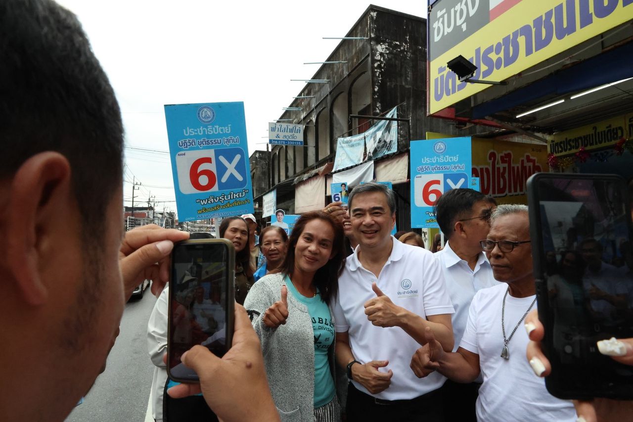 “阿披实” 在孔敬竞选 承认对南方买票之风感到担忧