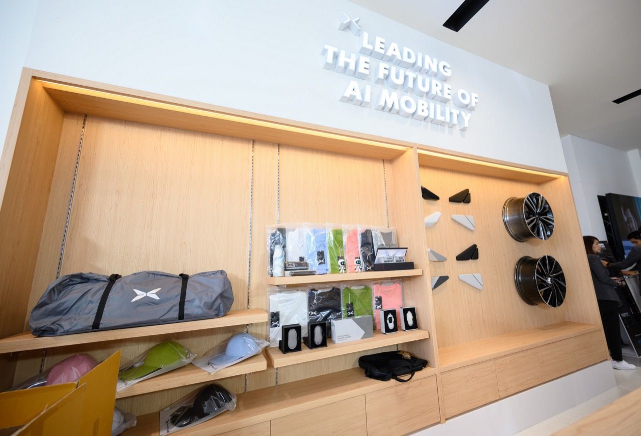 小鹏狮子汽车开设“小鹏 Kaset-Navamin”展厅