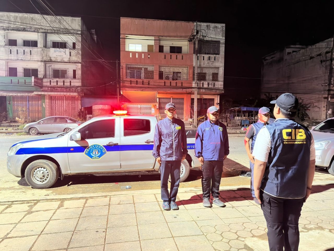 警察部门在合艾第8区防止犯罪 发现有两家便利店被盗