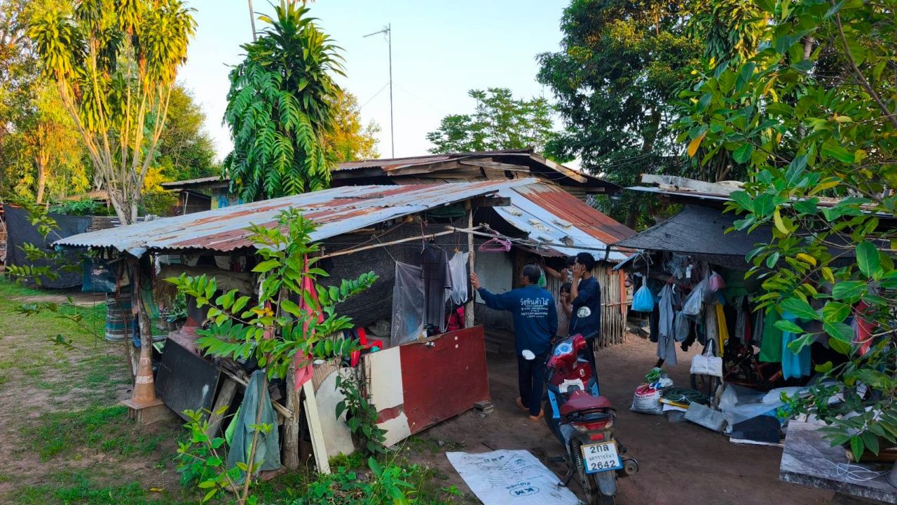 慰问“士兵纳林”：第10位截肢的泰国士兵，发现家庭贫困，政府紧急救助