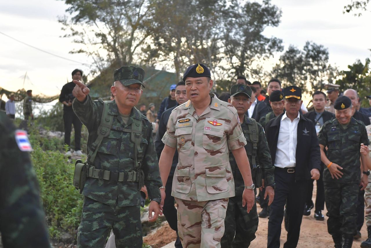 安努汀在普姆凯山敬礼 表示和平宣言已结束 泰国必须维护主权与尊严