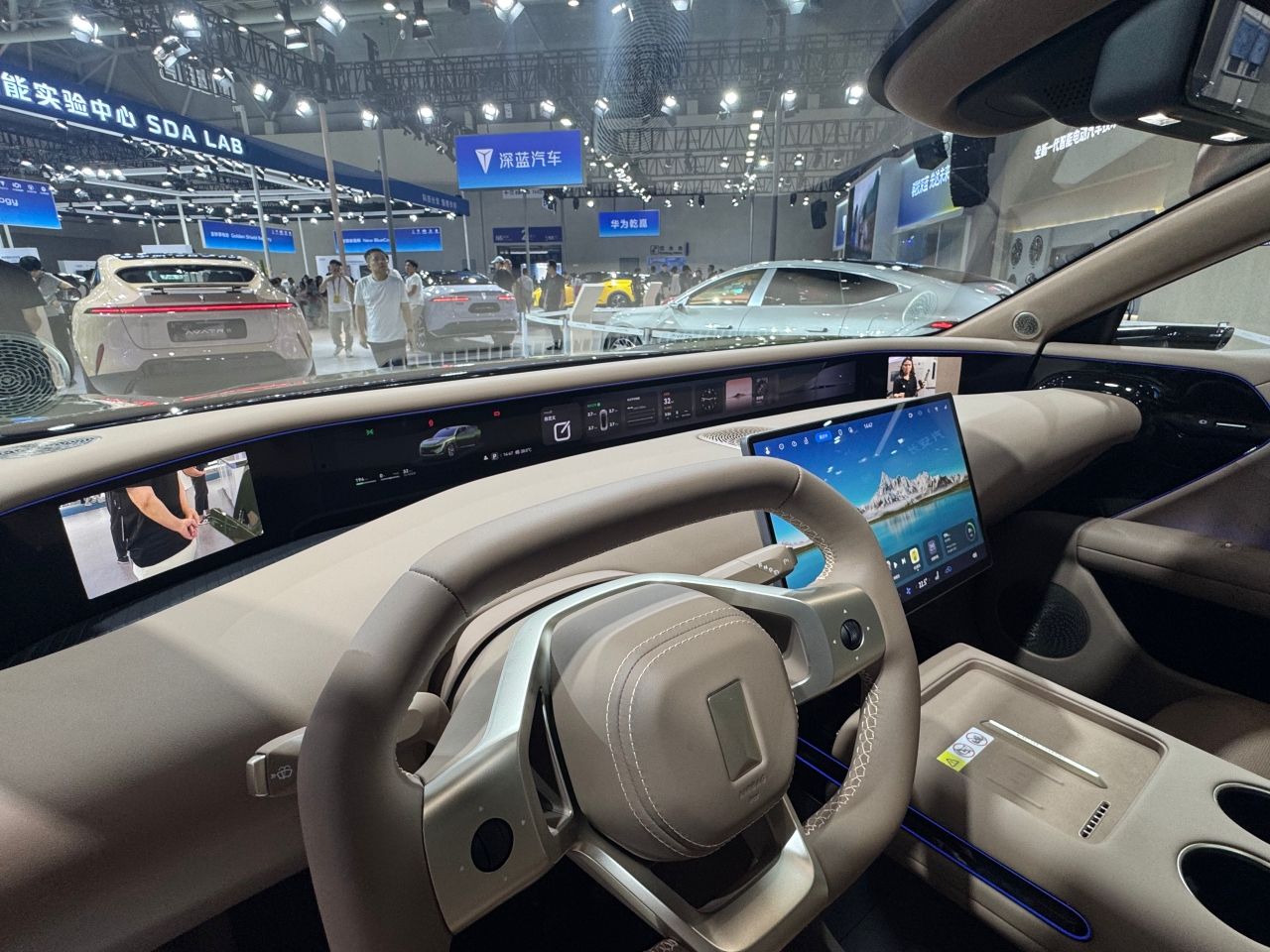 探索中国中型电动SUV AVATR 07，预计在68年底进入泰国