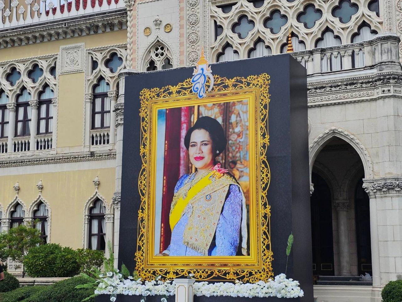 政府大楼准备明日举行功德仪式,供奉皇太后圣母