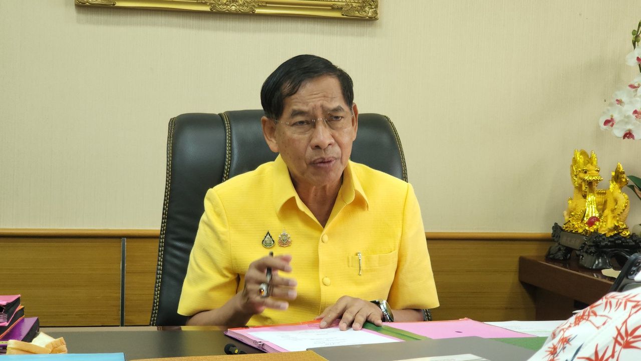“บิ๊กแจ๊ส” 质疑“英克首相”精神，承认听到“洪森首相”录音感到悲哀