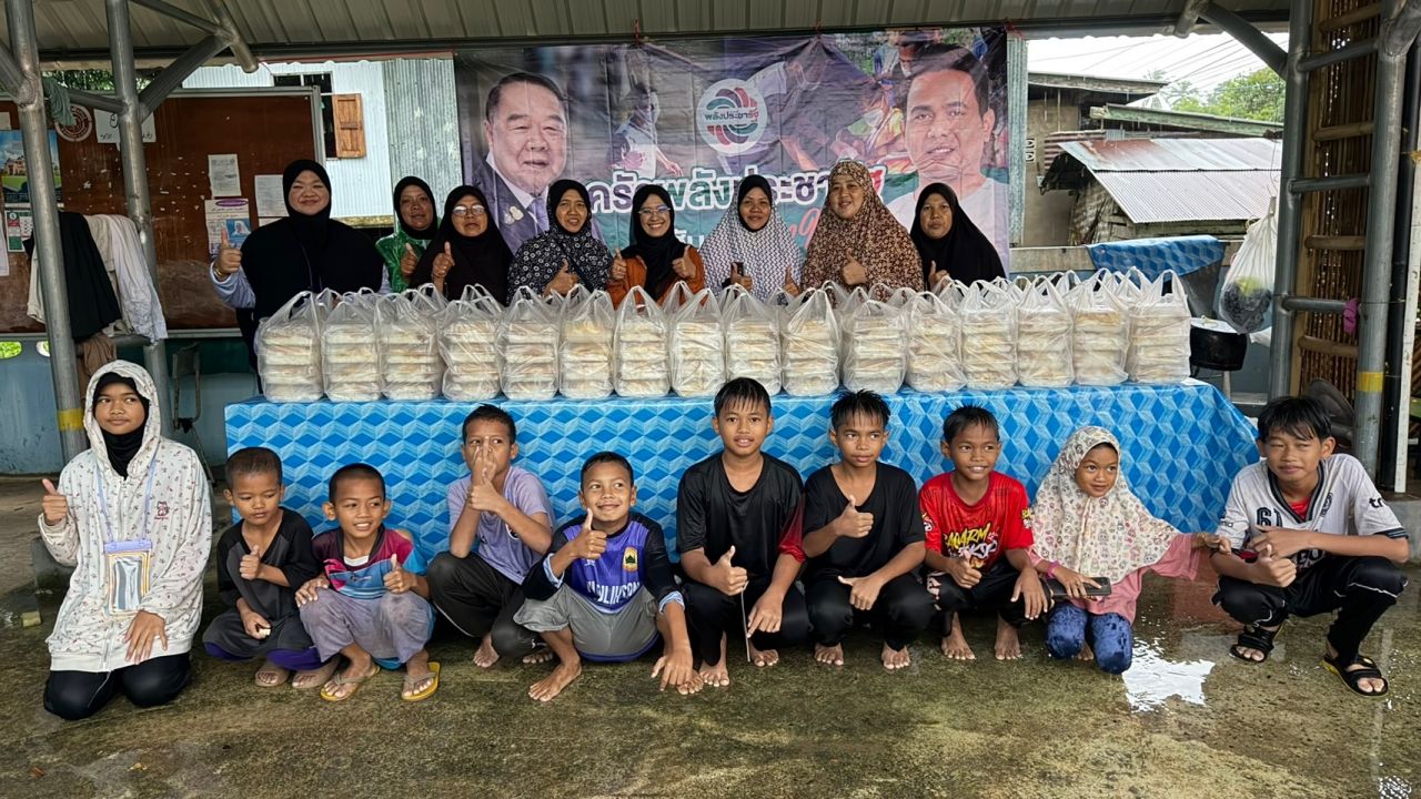 帕塔尼洪水 “大胖”（Big Pom）命令团队赶赴现场紧急救援，重点关注弱势群体