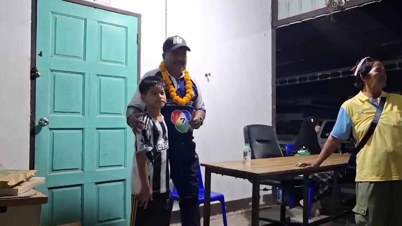 “金枕头维他”团队温暖回家,阿·斯隆表示“明年我们会再来”