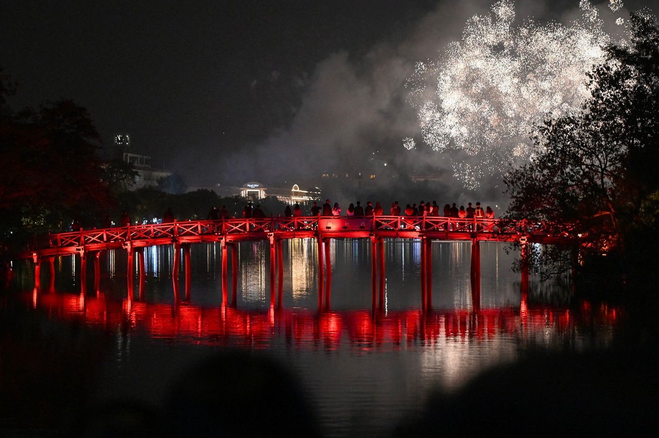 亚洲庆祝2026年新年烟花-无人机壮观画面