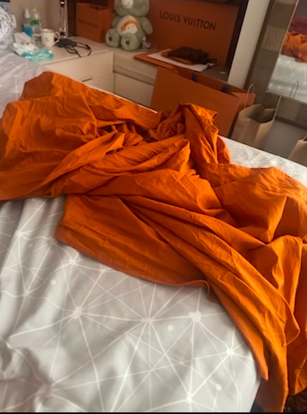 揭露照片和秘密聊天记录 重要证据导致Wat Kalaya助理住持接受还俗 包含自拍