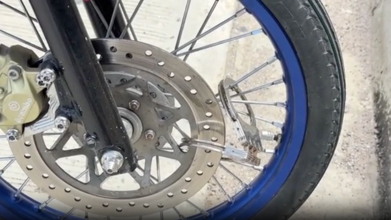 签发近400张罚单，没收超过10辆车 “兄弟旅行团” 骑行游玩春武里