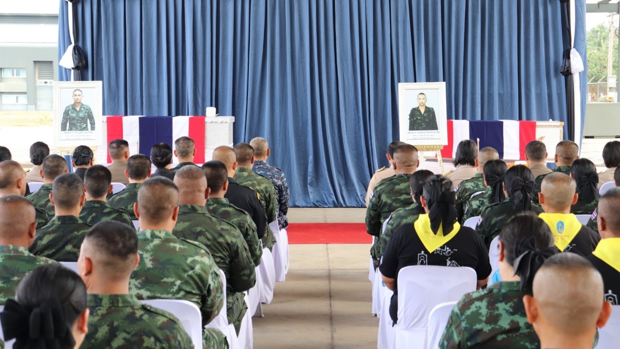 隆重举行仪式,送别两位勇敢的士兵遗体,保卫沙炎省边界返回故乡