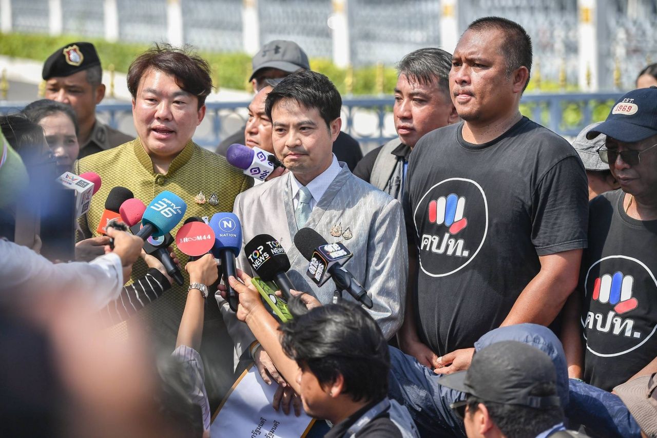 “公民权利与民主军（กปปส）-达罗巴塔”呼吁“总理”废除MOU43-44，并开除帮助“他信”的公务员