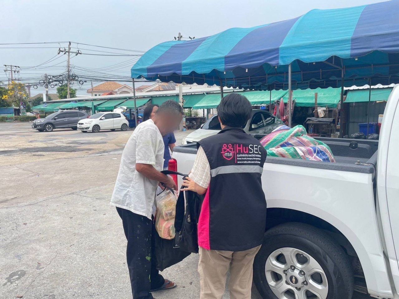 社会福利部帮助70岁老人进入保护中心，随后寻找乌泰他尼府的亲属