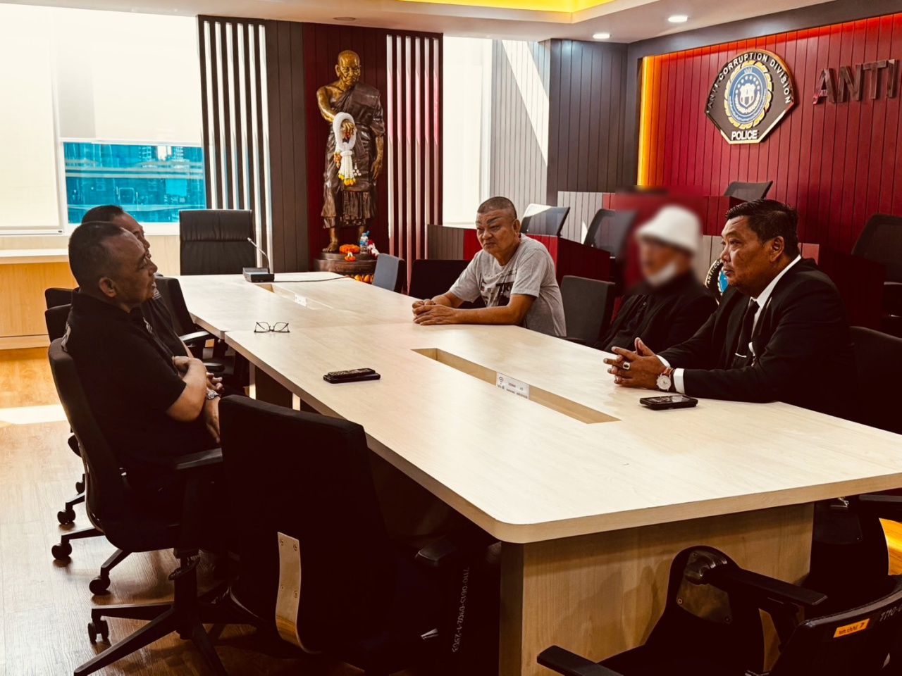 逮捕“华瓦地方行政首长” 涉嫌索贿换许可证，称花费一千万与“大鳄”清算