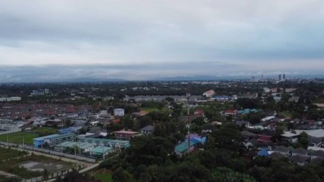 游客涌向“因他农山” 极寒天气 最低温8度