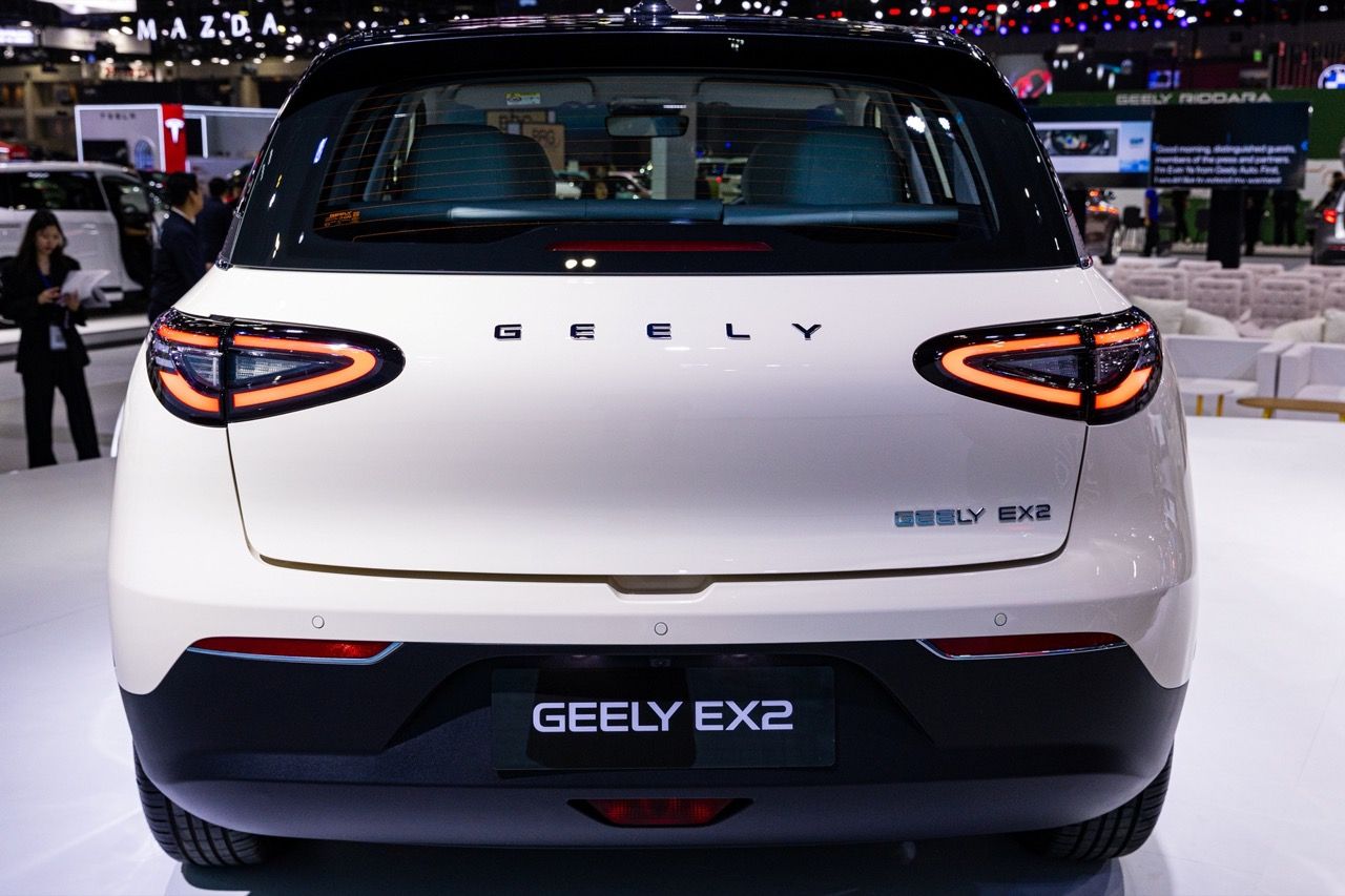 GEELY EX2 小型电动汽车 在车展中订单突破1000辆