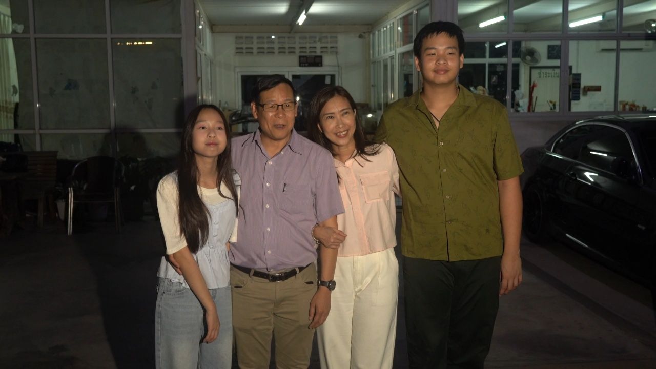 “ประสิทธิ์ ทองแท่งไทย” 当选孔敬市市长，以压倒性优势击败来自橘子党的对手