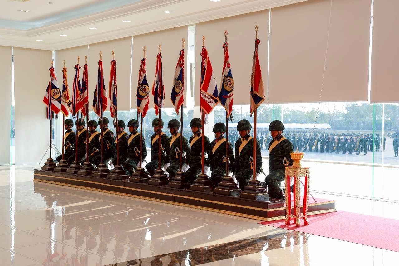 陆军司令主持陆军日阅兵仪式，宣誓保卫国家、宗教、君主和人民