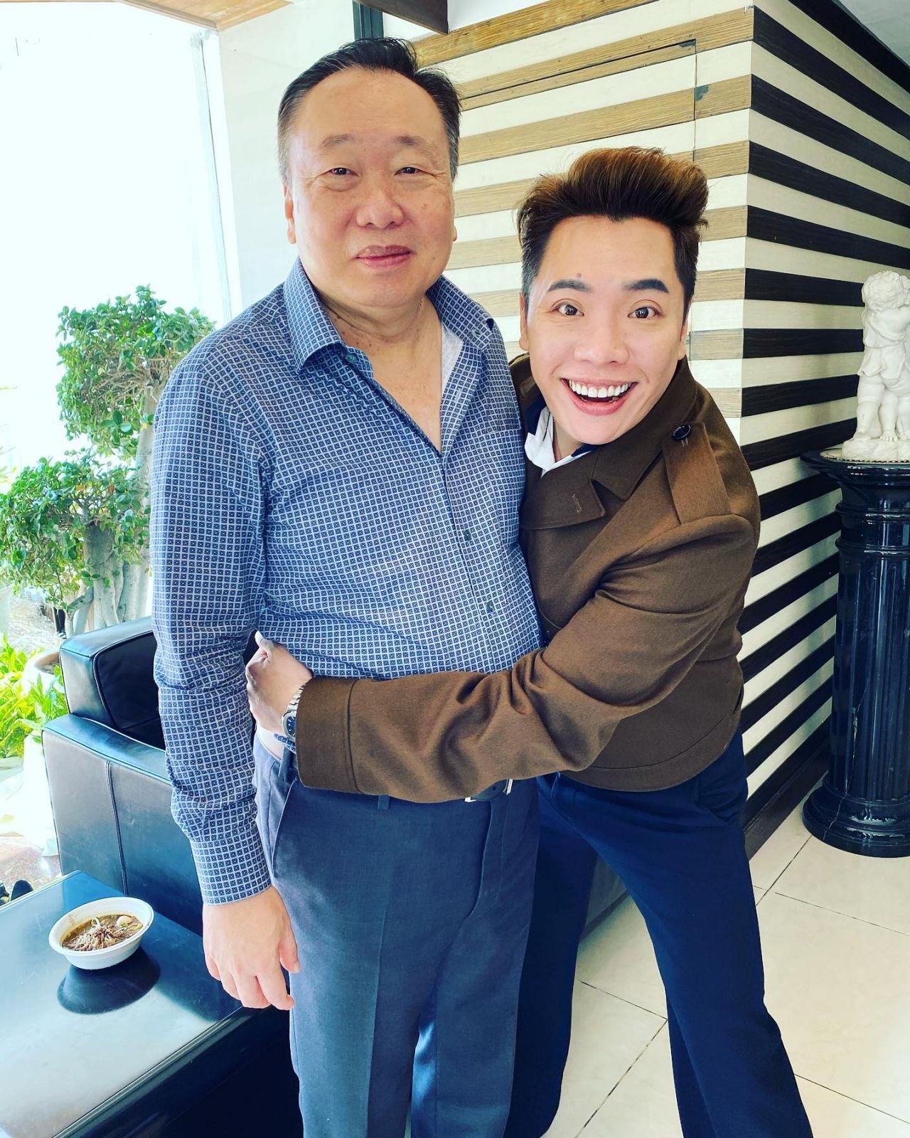 “素察 坦哲林” 传记，神秘的黑巫成为总理府部长，英拉内阁2