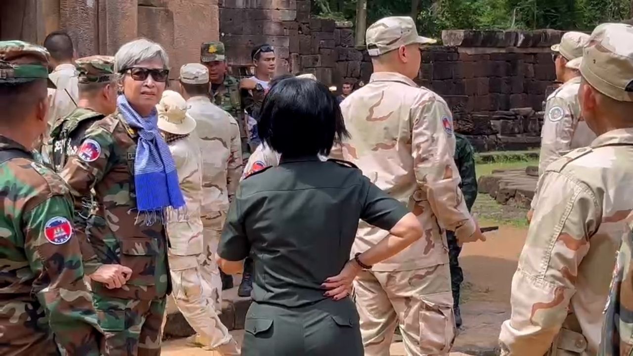 柬埔寨骚扰达梅博寺 每日发现数十名柬方人员穿着类似泰国地方政府官员的服装