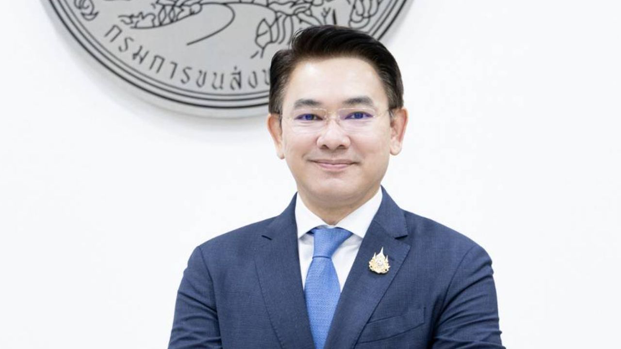 运输部要求37万辆自卸车安装警示灯以防止翻斗撞击人行天桥