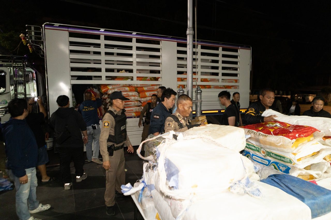 查获大卡车藏毒—冰毒+海洛因大宗，价值逾亿