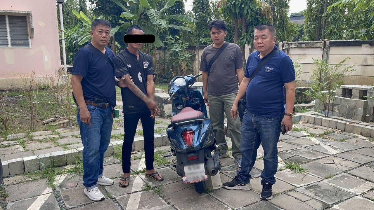 科克拉警局调查逮捕假装警察的嫌犯,用枪威胁抢夺村保手机