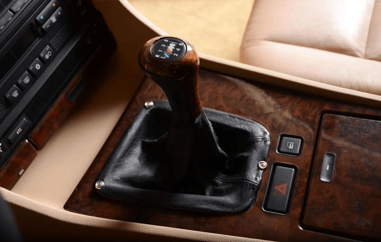 为什么年轻驾驶爱好者喜欢手动挡？