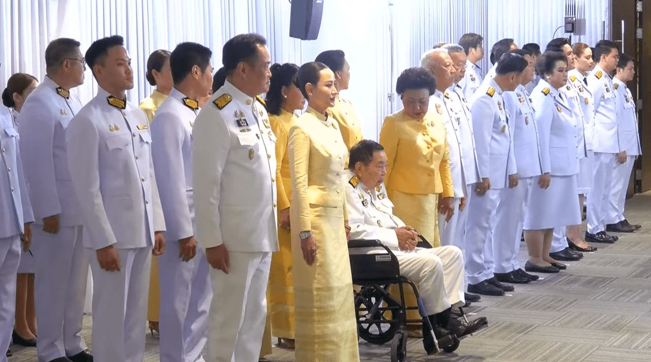 “阿努廷” 接受御批任命为第32任总理