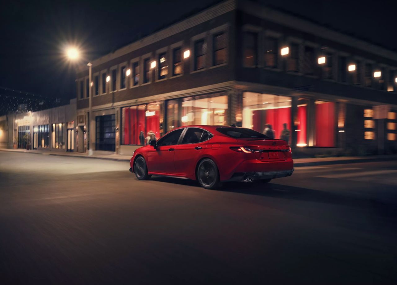 突破帅气的三重环 Toyota New Camry Nightshade Edition