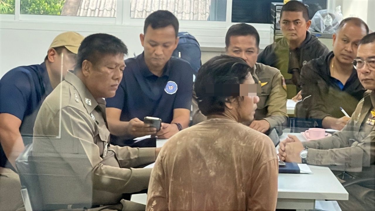 逮捕了“艾宾”团伙头目，杀害并焚烧4人，因害怕被特别行动队击毙而未反抗