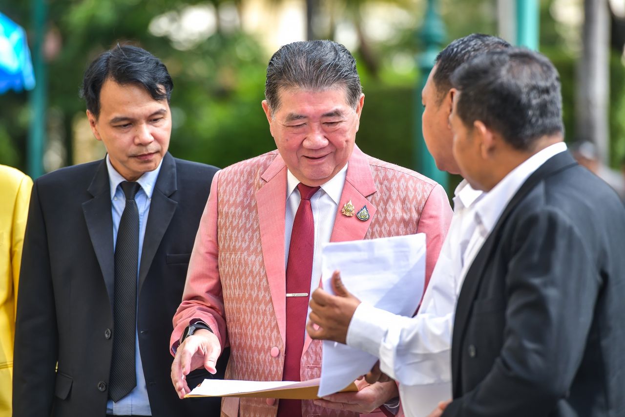 Phumitham表示从未与美国讨论过对Tab Lamu海军基地的使用，紧急加快人事调动确保10月1日前到位
