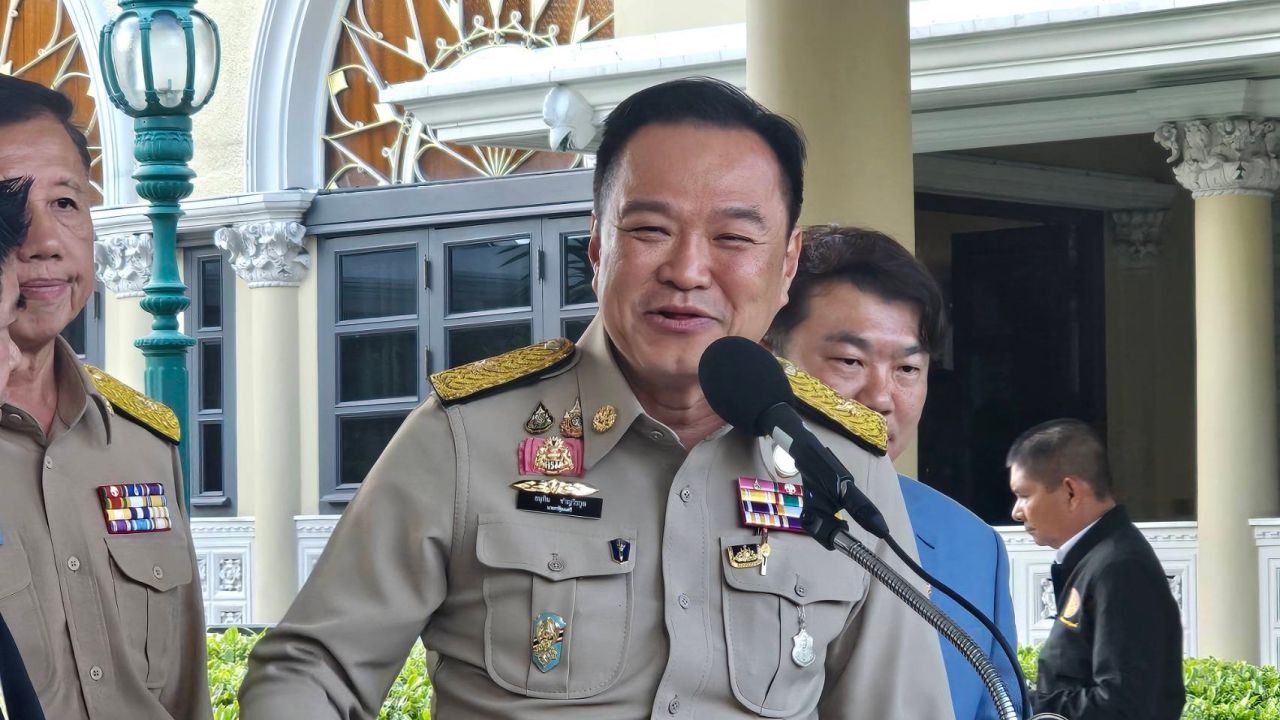 总理带领祈福泰国库房楼上的那罗辛哈，“达门纳” 回避“本·史密斯”起诉“罗姆”之争