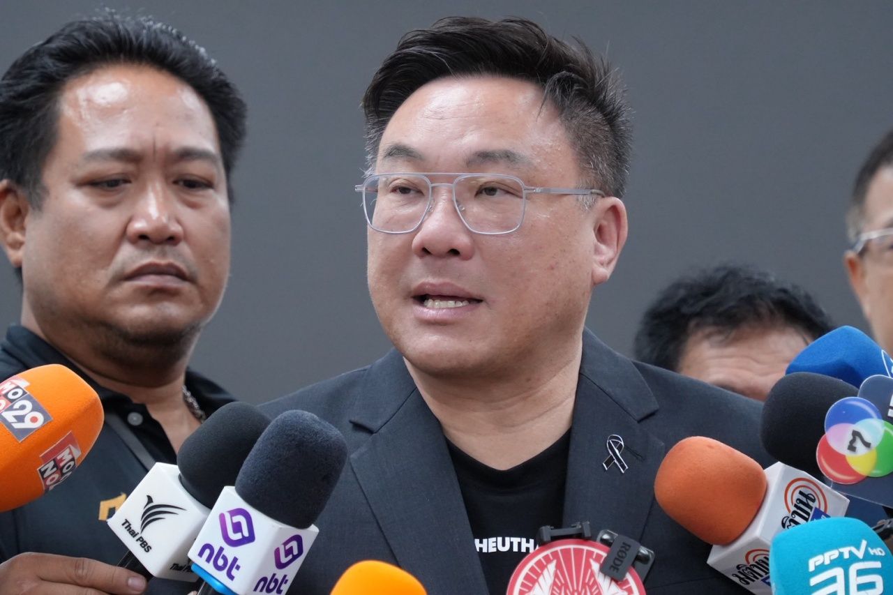 “朱伦潘” 催促人民党-自信泰国党就撕毁MOA解散国会负责，强调为泰党准备好选举