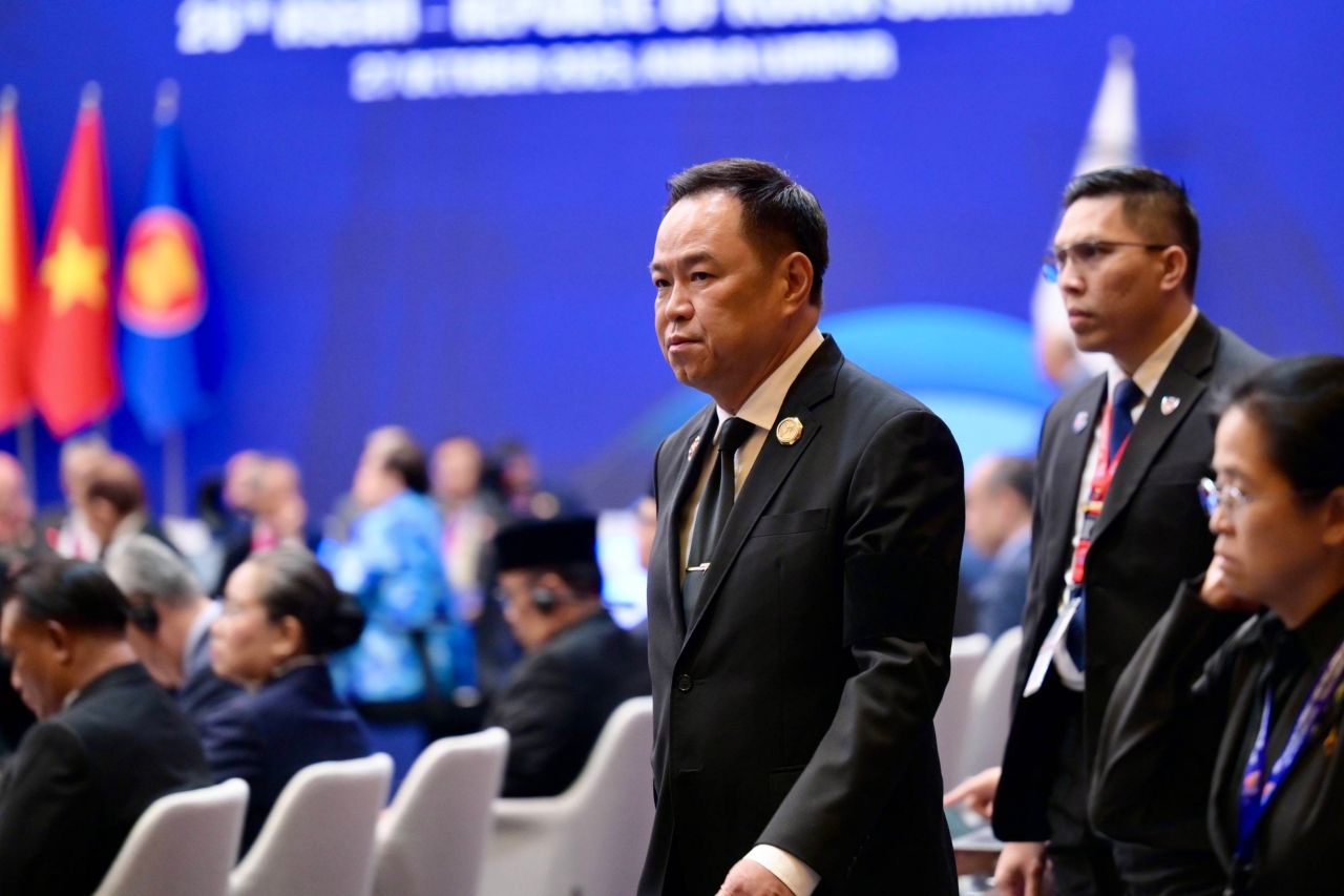 第二天任务:总理阿努廷参与东盟峰会五次会议三场会谈
