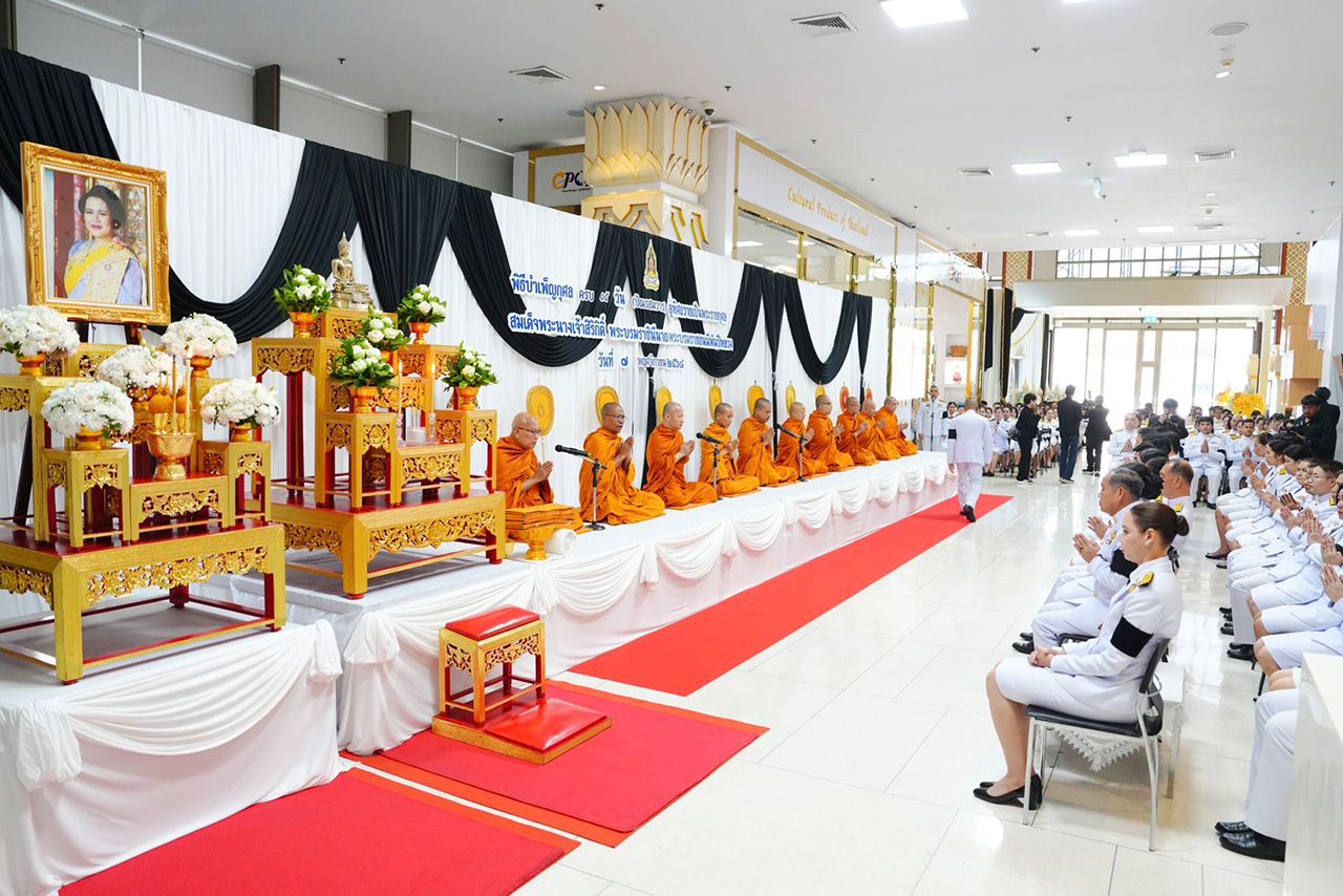 文化部举办15日的宗教仪式,供奉已逝的“诗丽吉皇后”