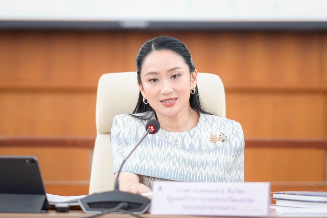 文化委员会授予“国家艺术家荣誉称号”给“朱拉蓬公主”