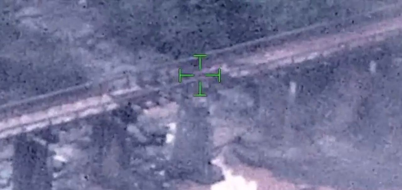 破坏军事目标的画面曝光 “查克朱姆那里桥-赌场” 斩断柬埔寨武器运输线