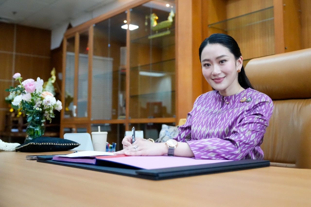 “贝通塔” 进入文化部 承认暂时无法履行总理职责 但很高兴能在文化部工作