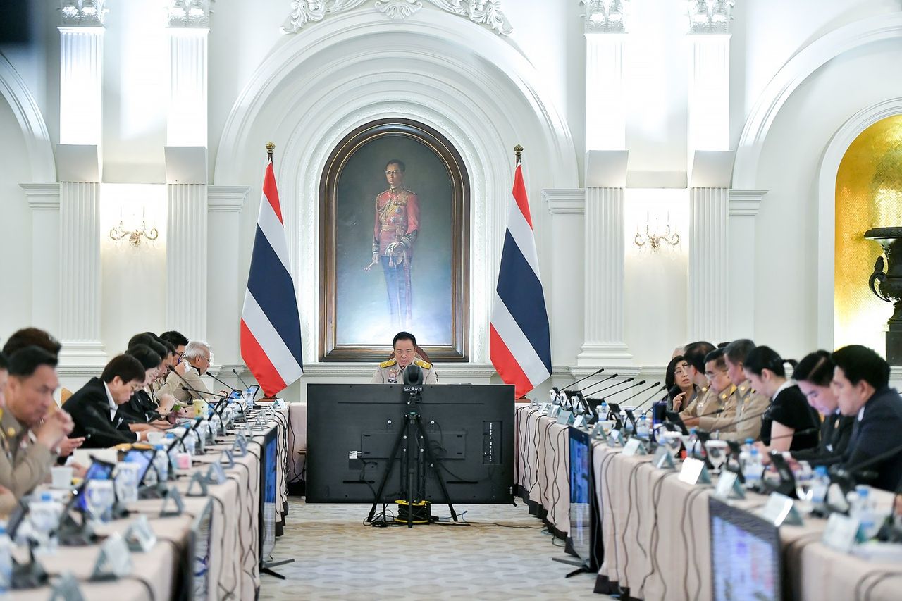 国王捐赠个人资金，每户2万泰铢援助因洪灾遇难者家庭