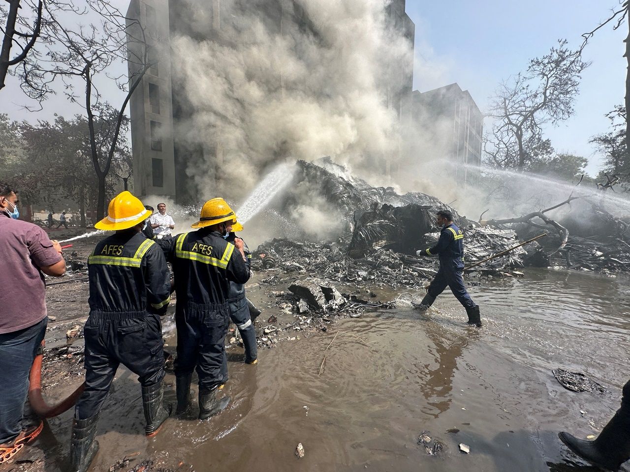 是什么导致印度航空坠机，241人遇难？