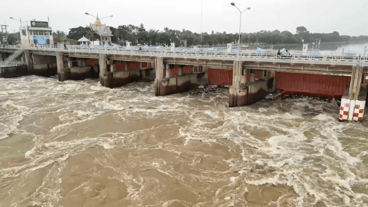 ท้ายเขื่อนเจ้าพระยาสถานการณ์ยังวิกฤต