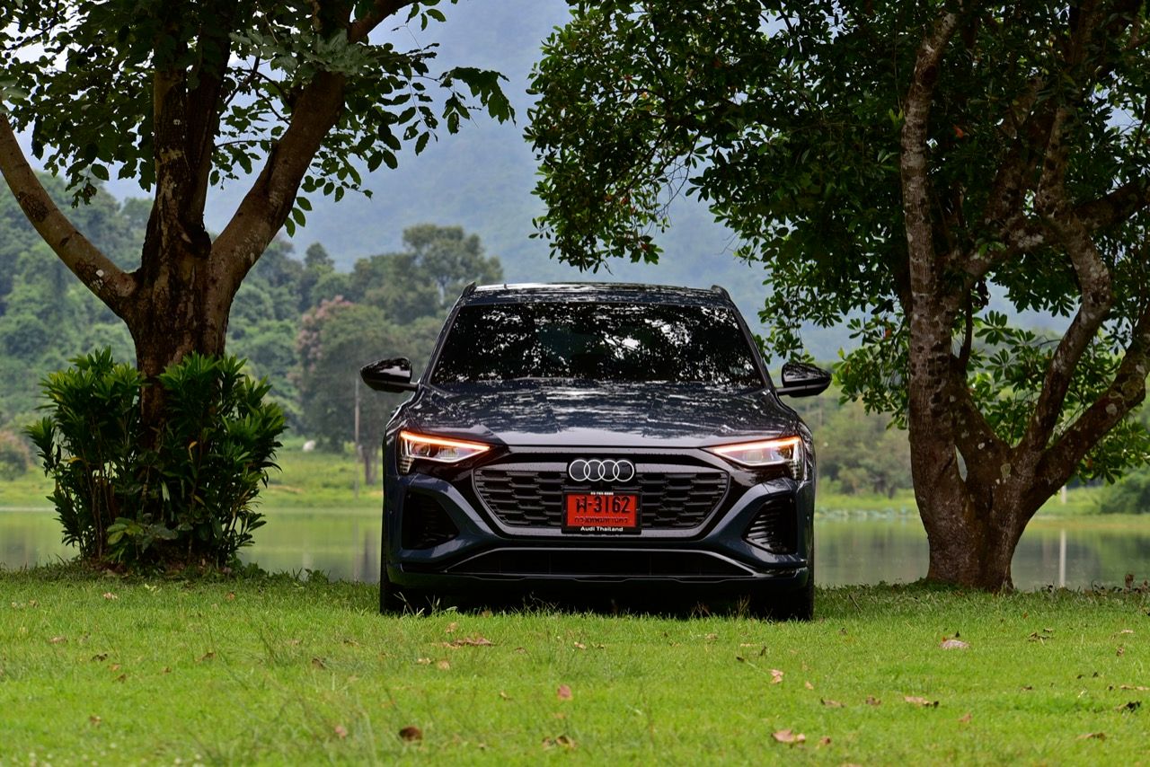 驾驶体验与价格诱惑 测试 AUDI Q8 Sportback e-tron 55 quattro S line Black Edition