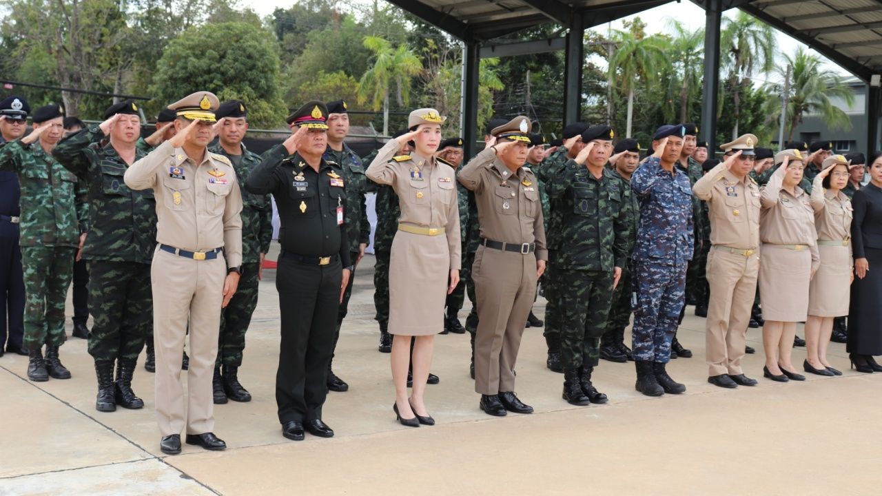 隆重举行仪式,送别两位勇敢的士兵遗体,保卫沙炎省边界返回故乡