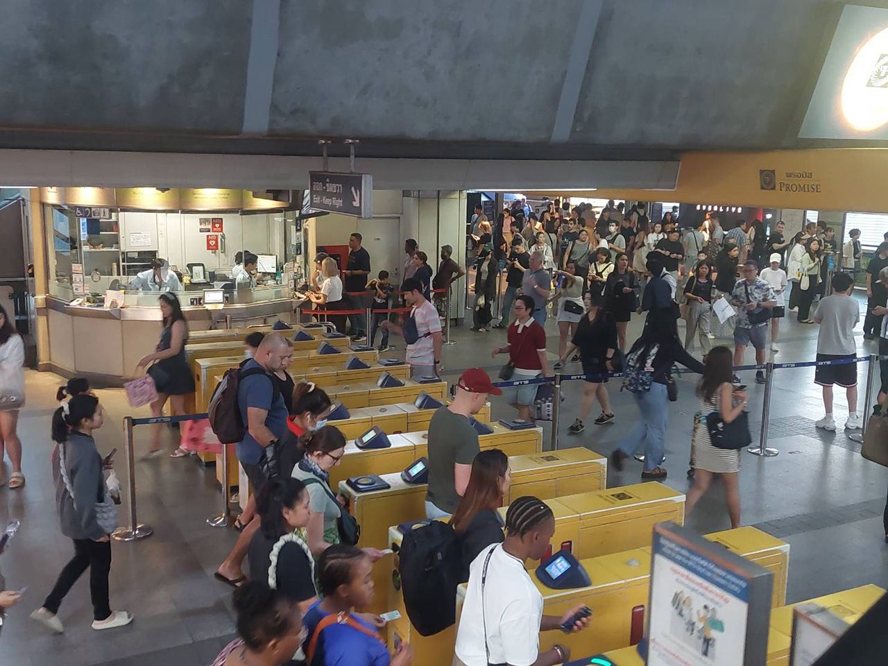 总结铁路交通：使用地铁与火车的人数突破370万，金色线路最热接待Icon Siam活动