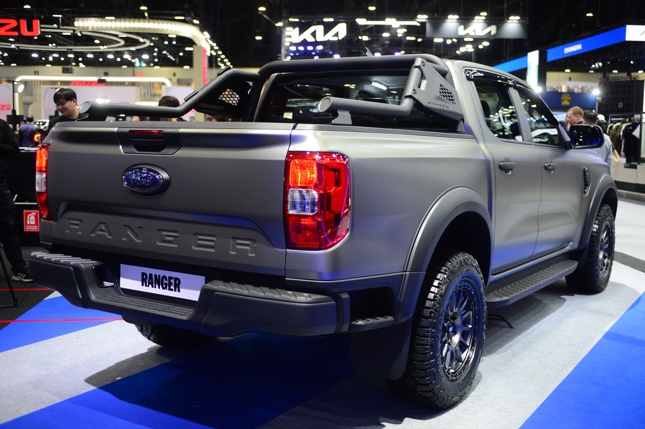 FORD 在汽车博览会推出年终活动