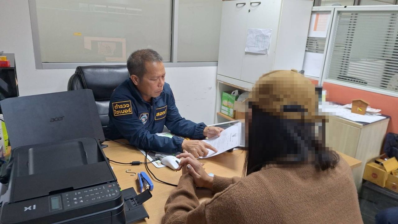 逮捕两名公司董事长，以法人名义开设马甲账户供赌博网站用于洗钱