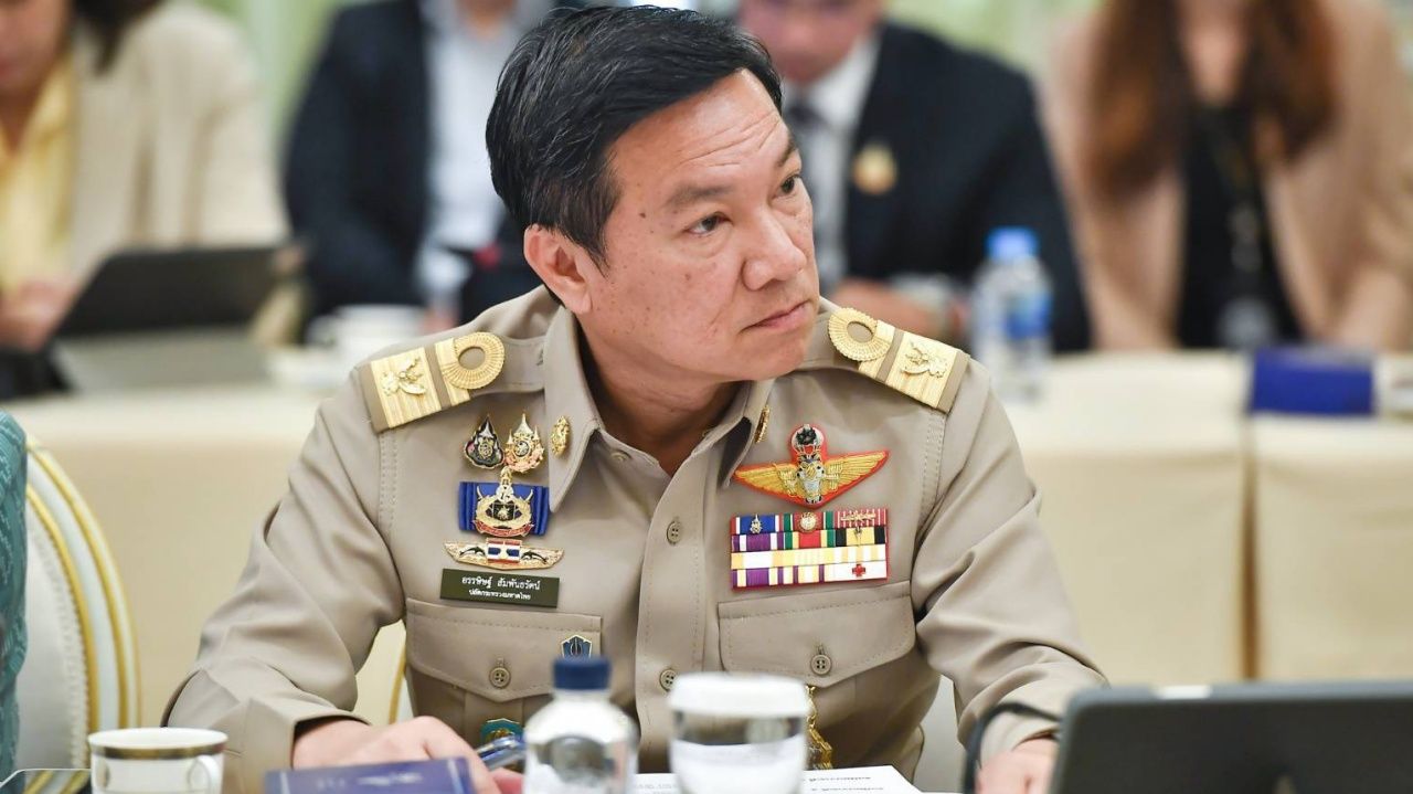 “阿努廷” 下令各府及曼谷密切关注“卡勒马克”台风并24小时待命协助