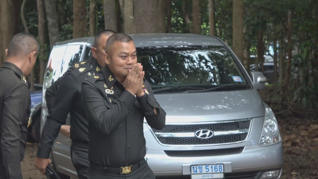 第二军区司令员抵挡巫术传闻，进行佛像捐赠，村民声援