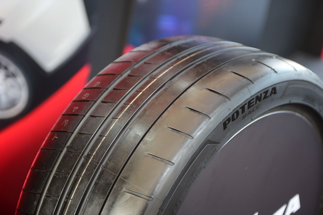 轮胎老化及使用寿命如何判断？